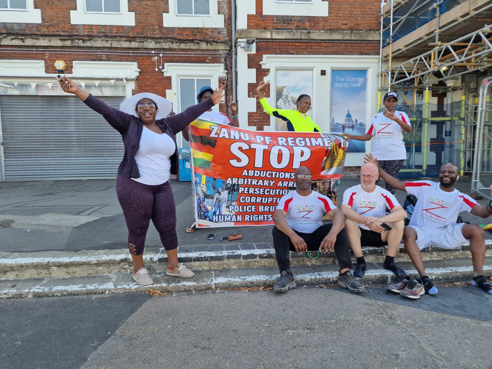 The Finish - Hampton Court Station